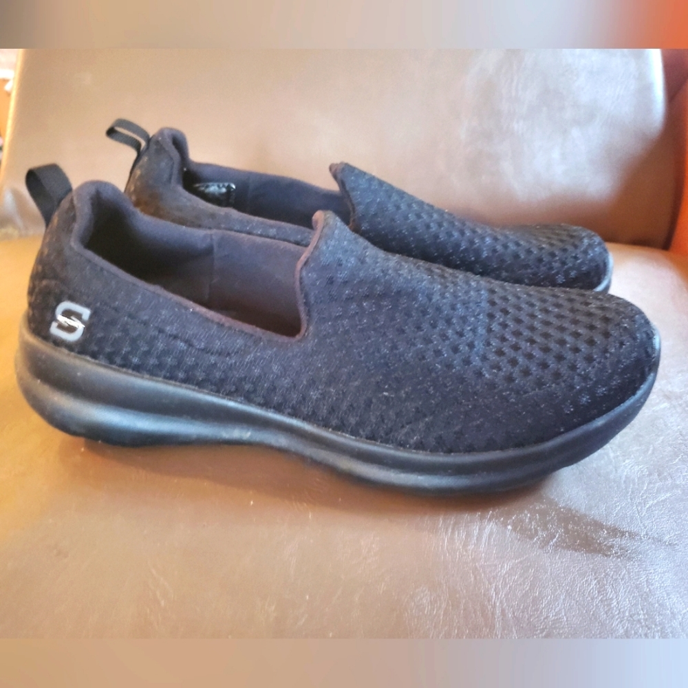 Sketchers Sport Memory Foam Mesh Walkers 9.5 Black